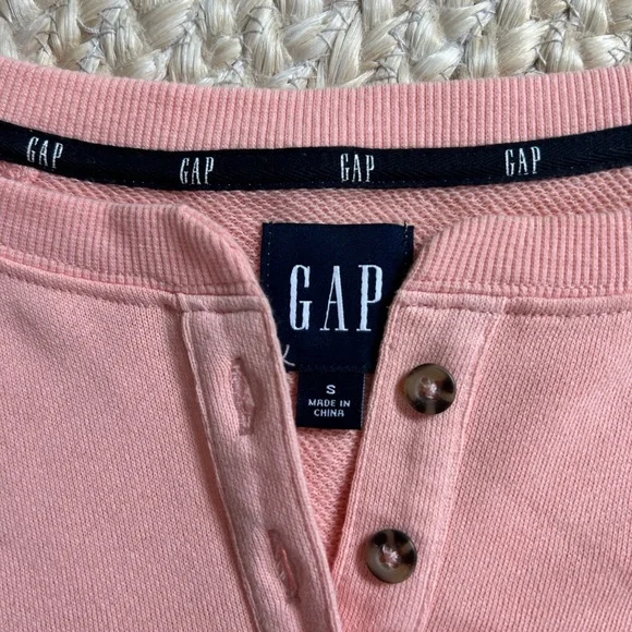 Gap peach pink Henley crew long sleeve sweater sweatshirt S women’s - Picture 4 of 4